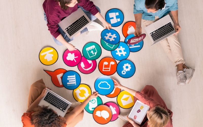 No momento, você está visualizando 10 Must-Have Online Marketing Tools for Affiliate Marketers